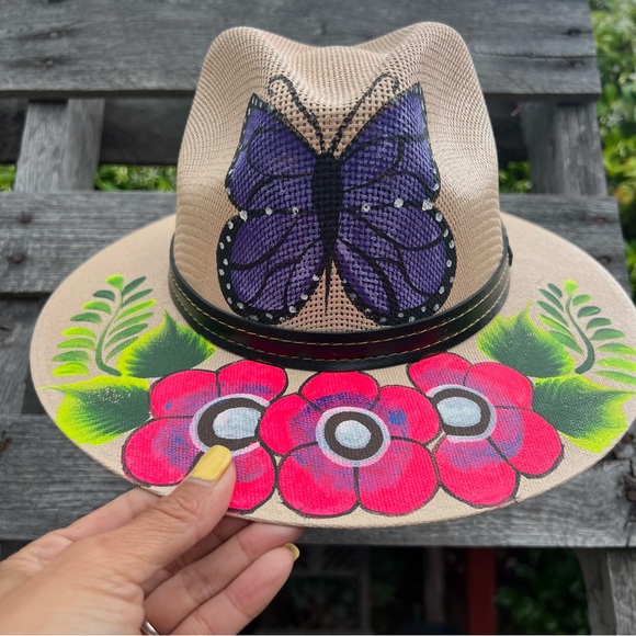 Hand-Painted Artisan Panama Hat Made in Mexico – Floral Design - Picture 6 of 6